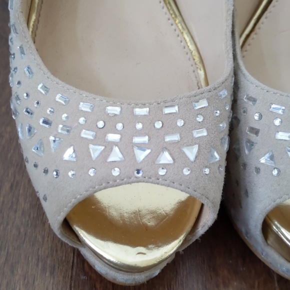 Beige stilettos - Picture 3 of 3